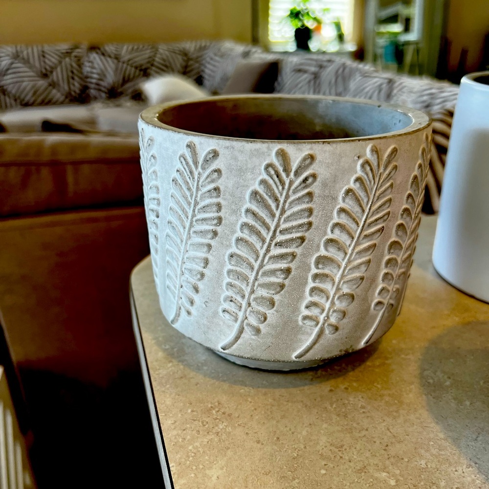5” x 4” planter/ decorative accent